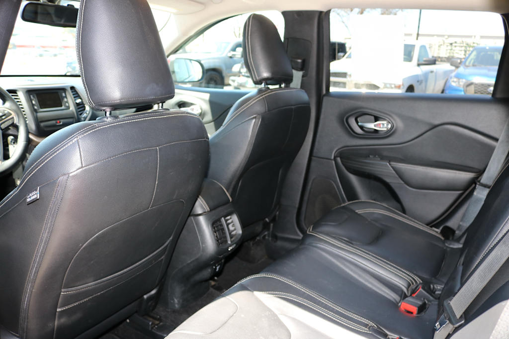 Thumbnail: 2015 Jeep Cherokee - 29