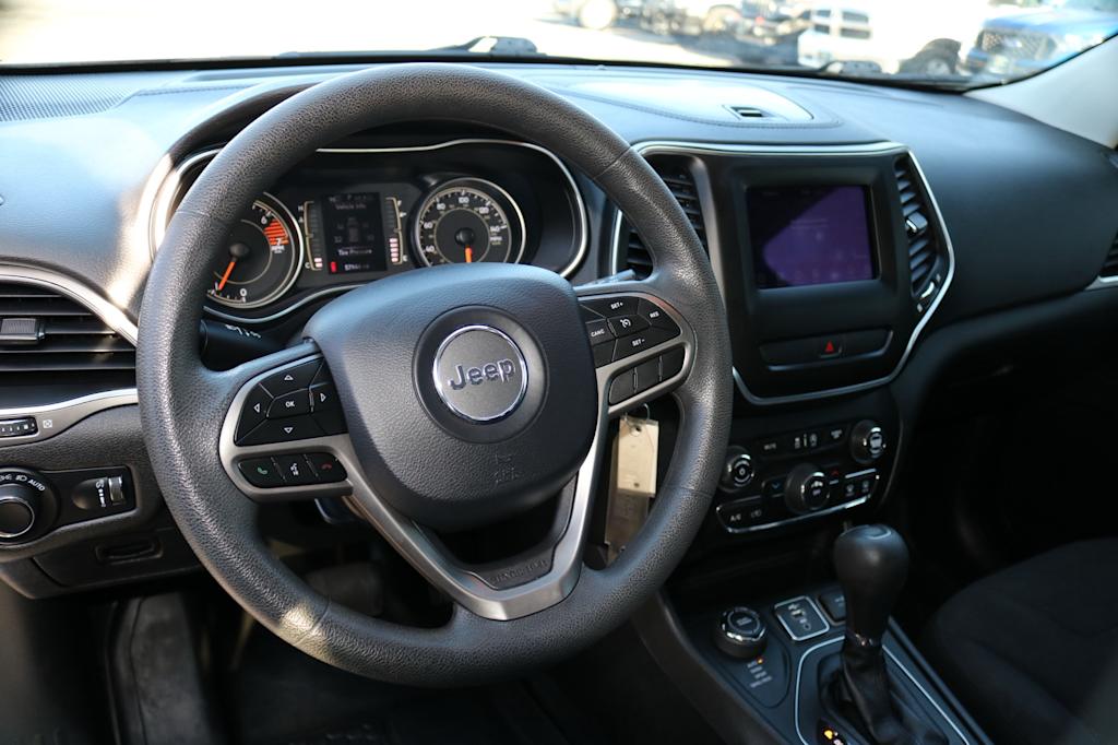 Thumbnail: 2020 Jeep Cherokee - 11