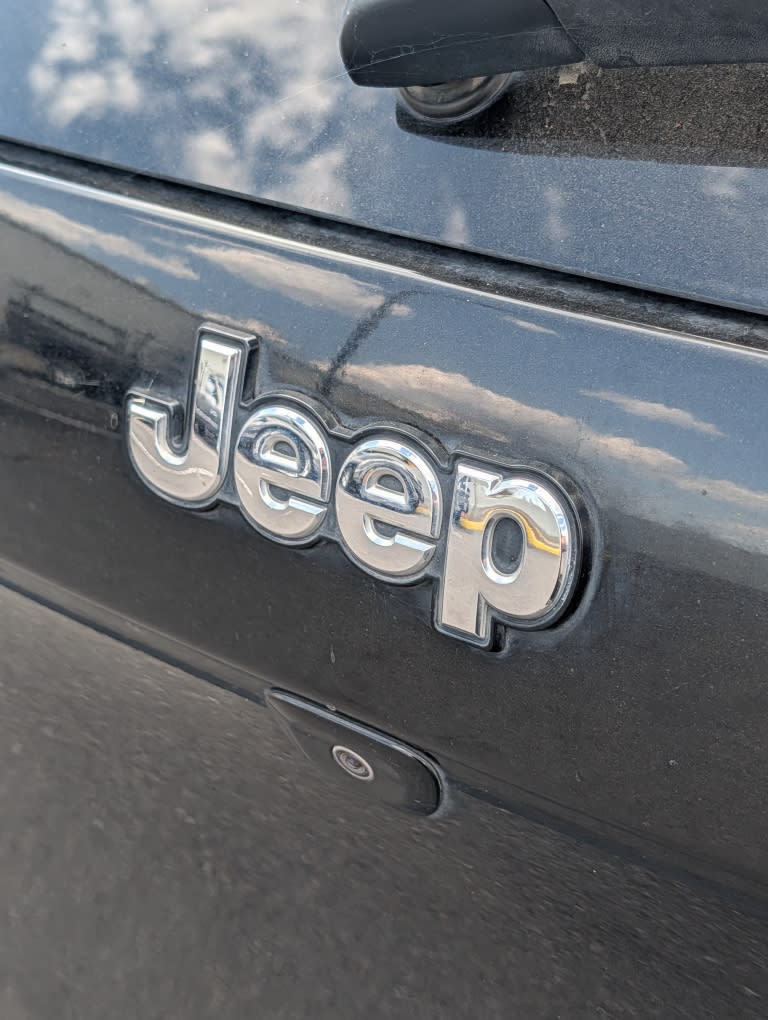 Thumbnail: 2017 Jeep Cherokee - 12