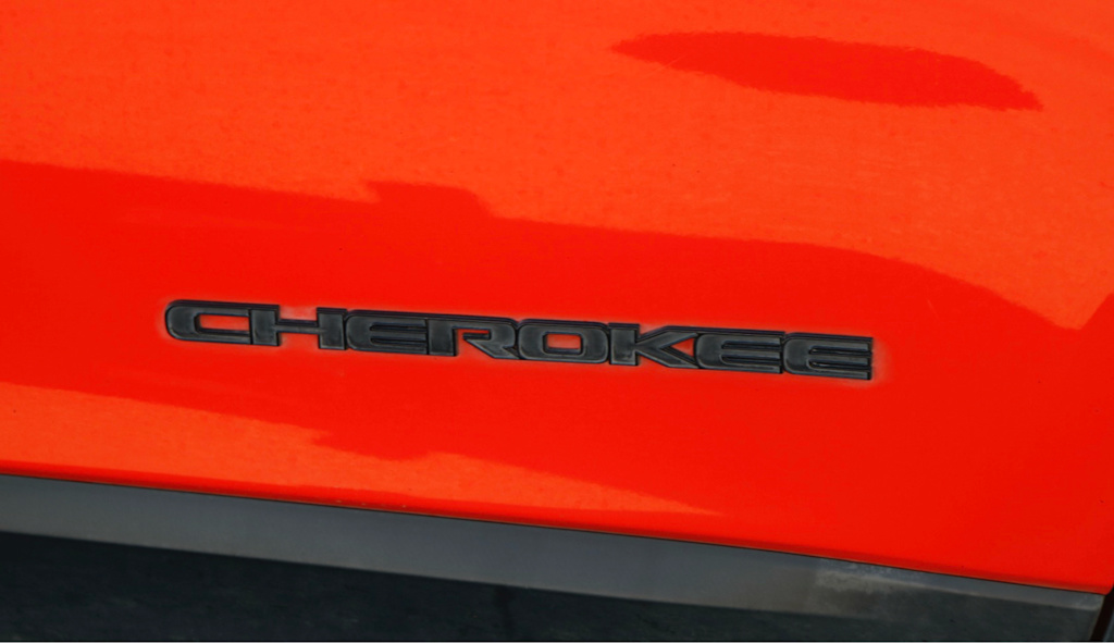 Thumbnail: 2021 Jeep Cherokee - 20