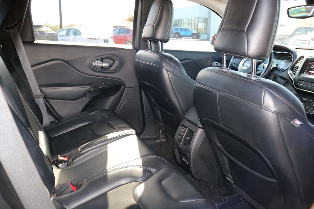 Thumbnail: 2021 Jeep Cherokee - 26