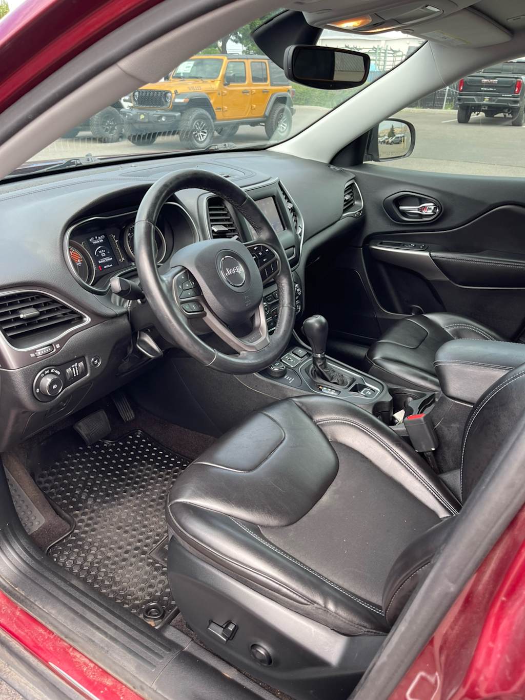 Thumbnail: 2019 Jeep Cherokee - 2