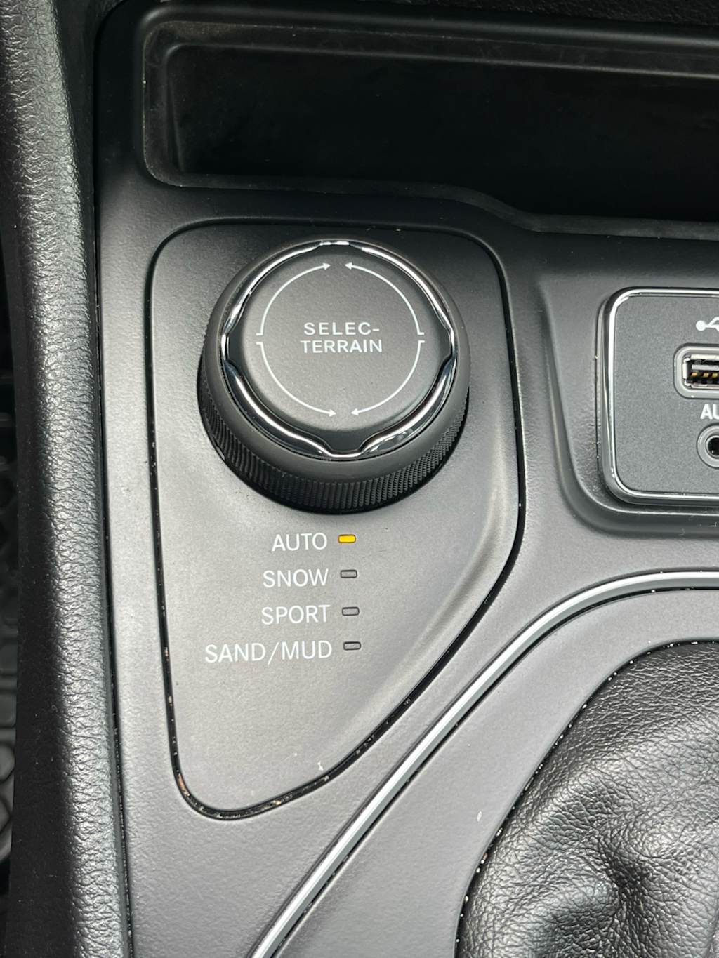 Thumbnail: 2019 Jeep Cherokee - 22