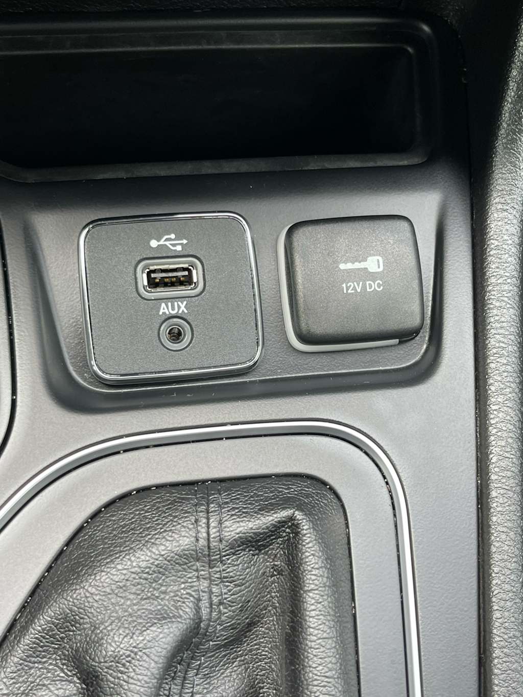 Thumbnail: 2019 Jeep Cherokee - 23