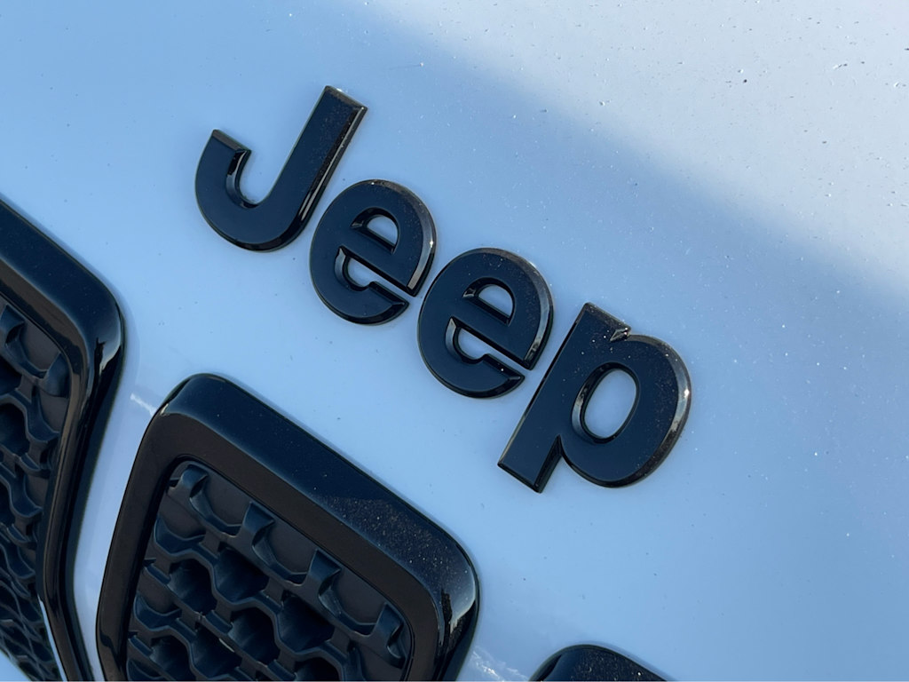 Thumbnail: 2023 Jeep Cherokee - 6