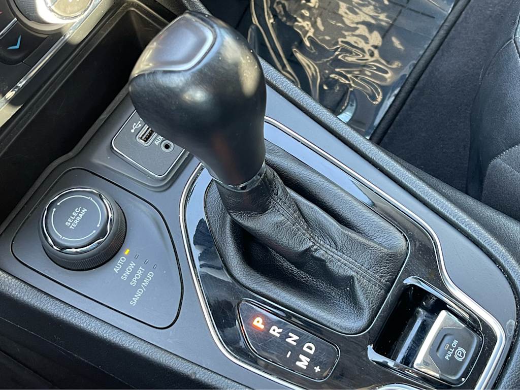 Thumbnail: 2023 Jeep Cherokee - 15