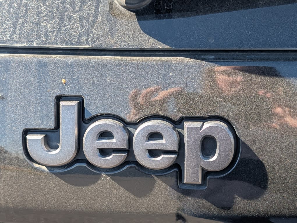 Thumbnail: 2021 Jeep Cherokee - 13