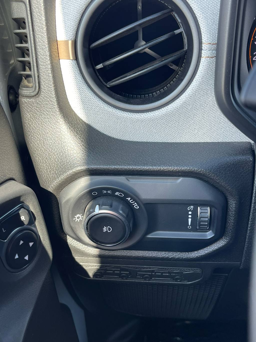 Thumbnail: 2024 Jeep Wrangler - 23