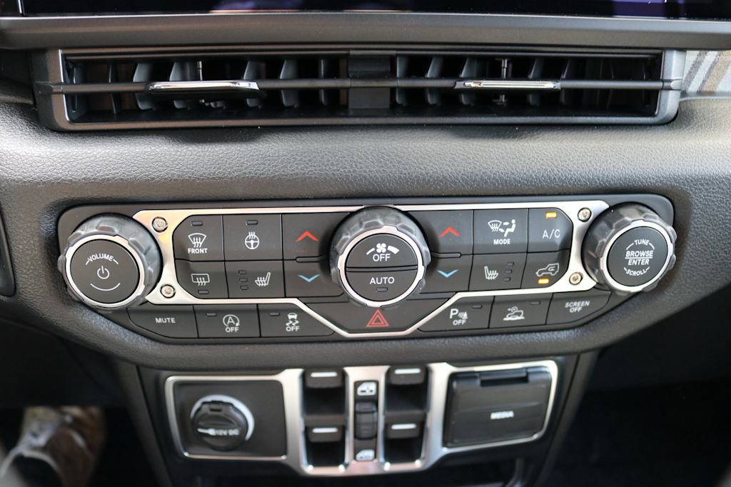 Thumbnail: 2026 Jeep Wrangler - 19
