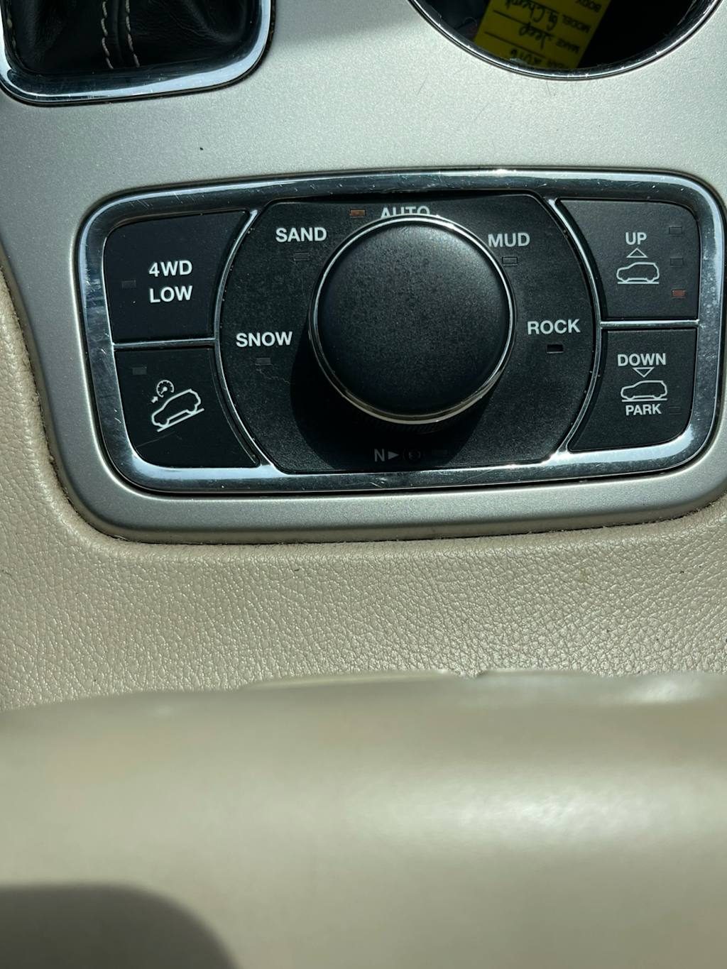 Thumbnail: 2016 Jeep Grand Cherokee - 23