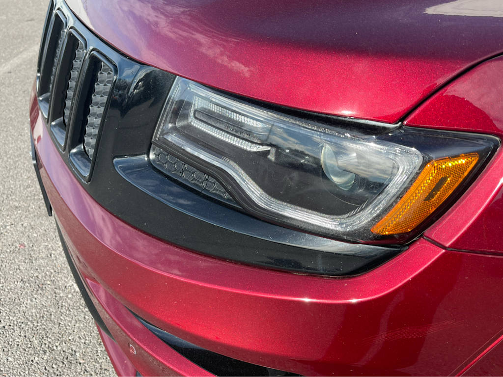 Thumbnail: 2016 Jeep Grand Cherokee - 17