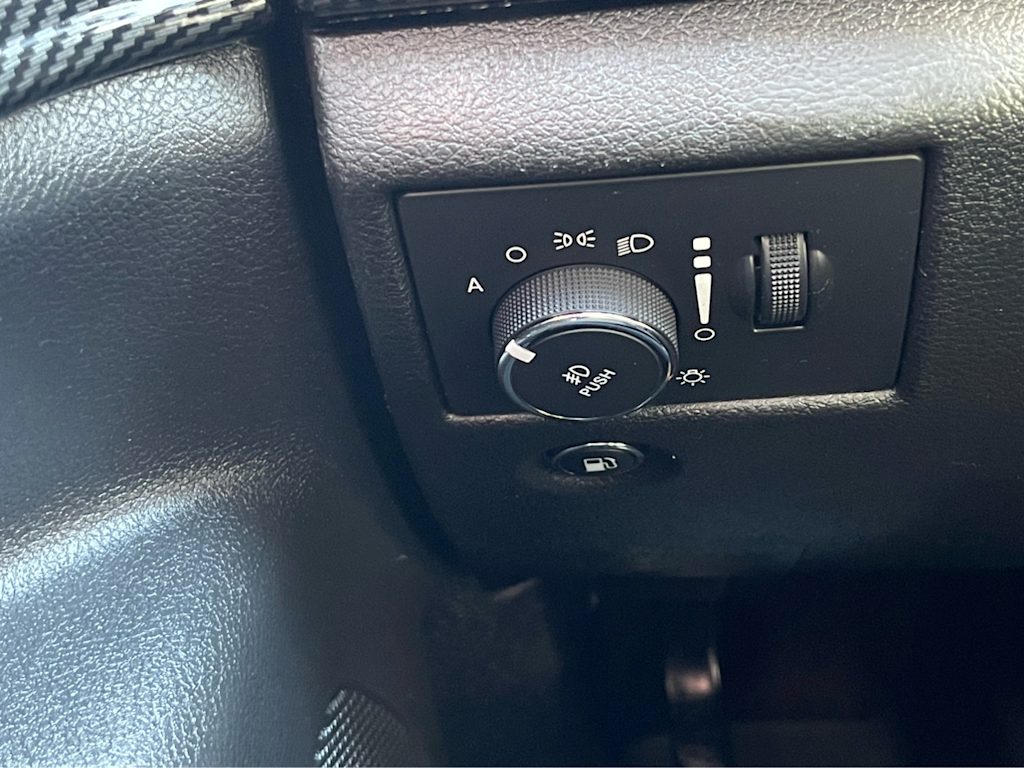 Thumbnail: 2016 Jeep Grand Cherokee - 20