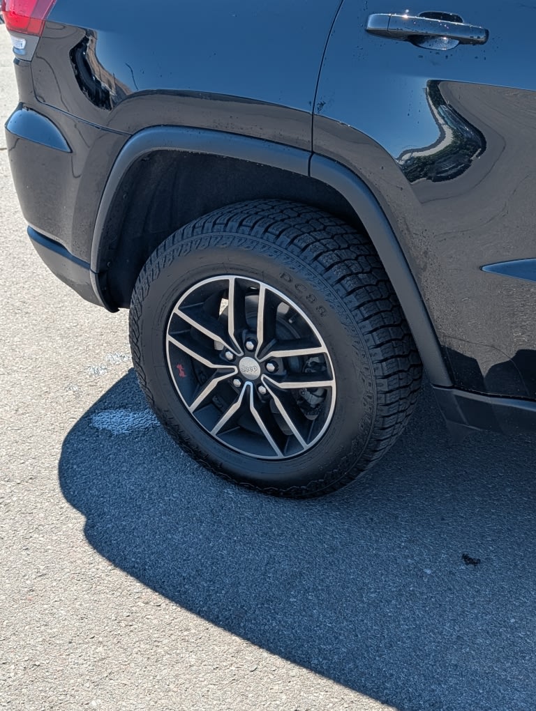 Thumbnail: 2017 Jeep Grand Cherokee - 13
