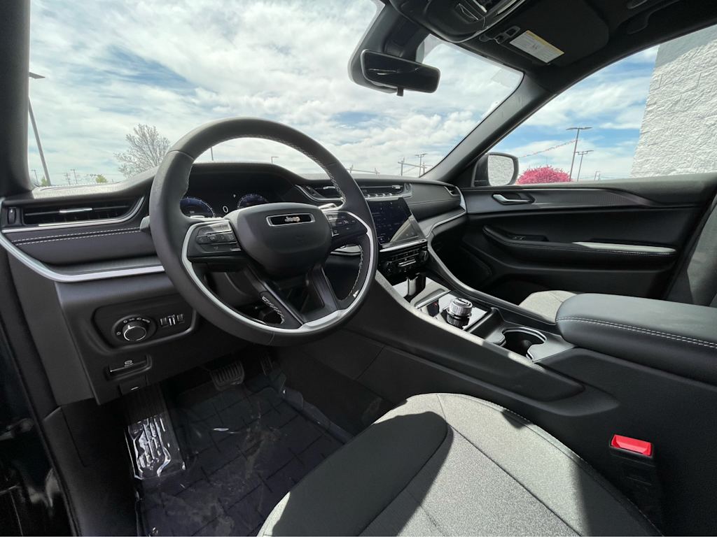 Thumbnail: 2025 Jeep Grand Cherokee - 2