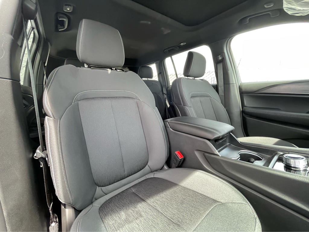 Thumbnail: 2025 Jeep Grand Cherokee - 9