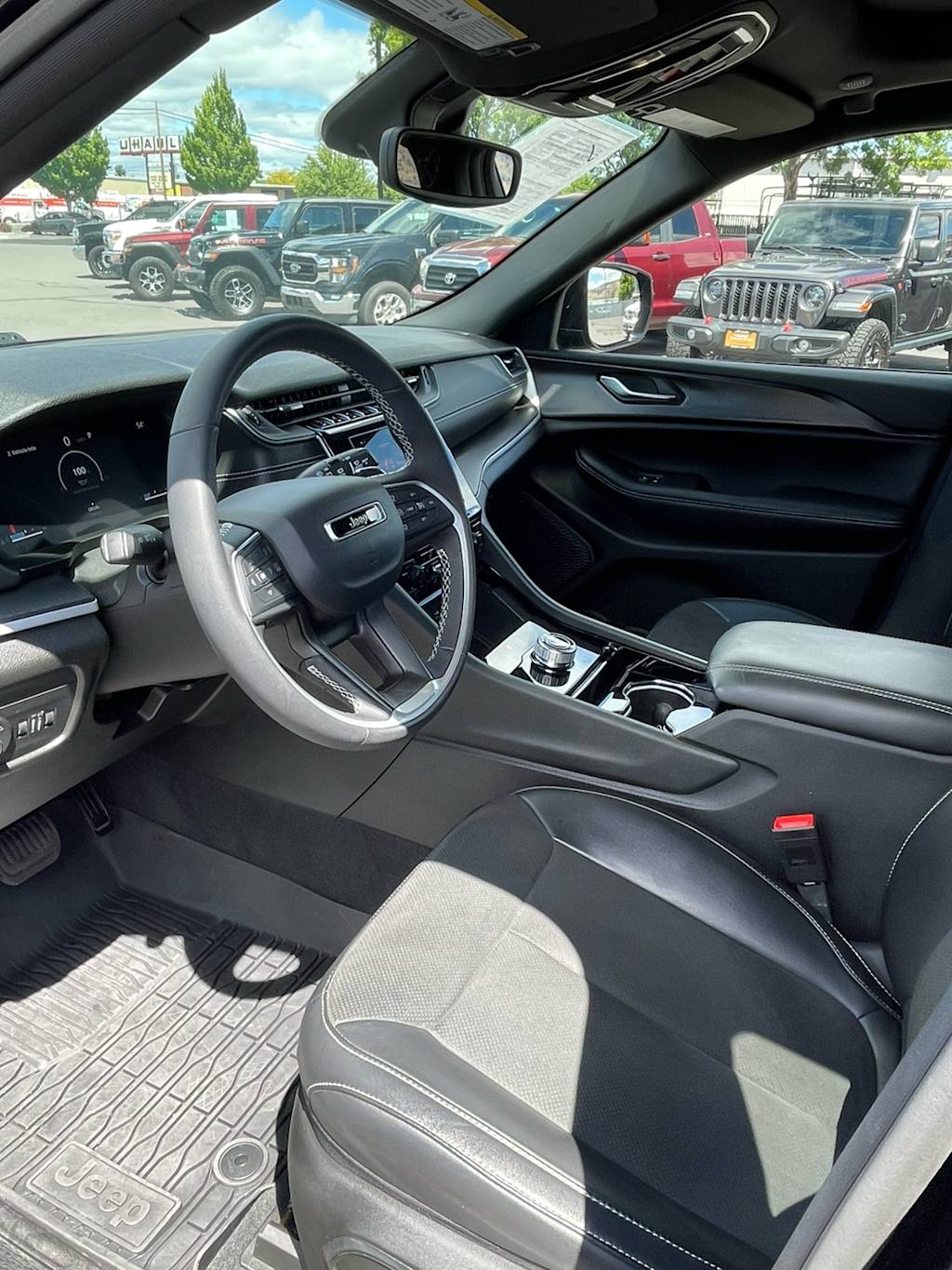 Thumbnail: 2023 Jeep Grand Cherokee - 2