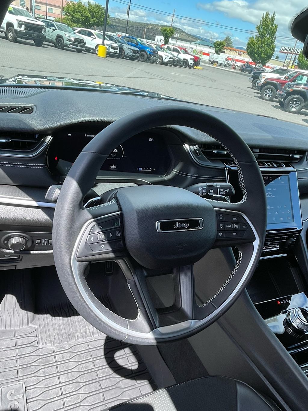 Thumbnail: 2023 Jeep Grand Cherokee - 13
