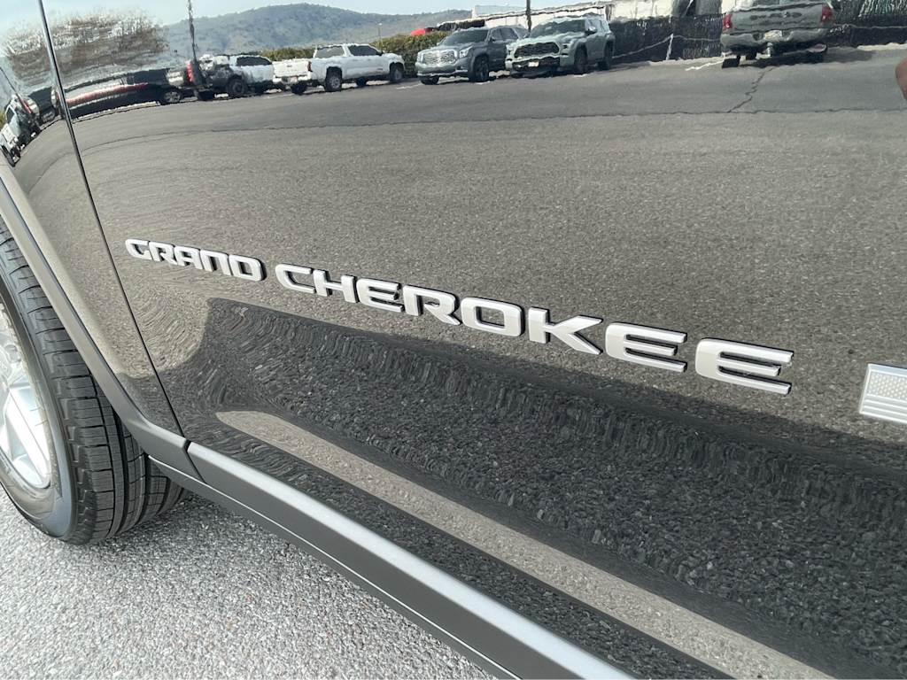 Thumbnail: 2026 Jeep Grand Cherokee - 17