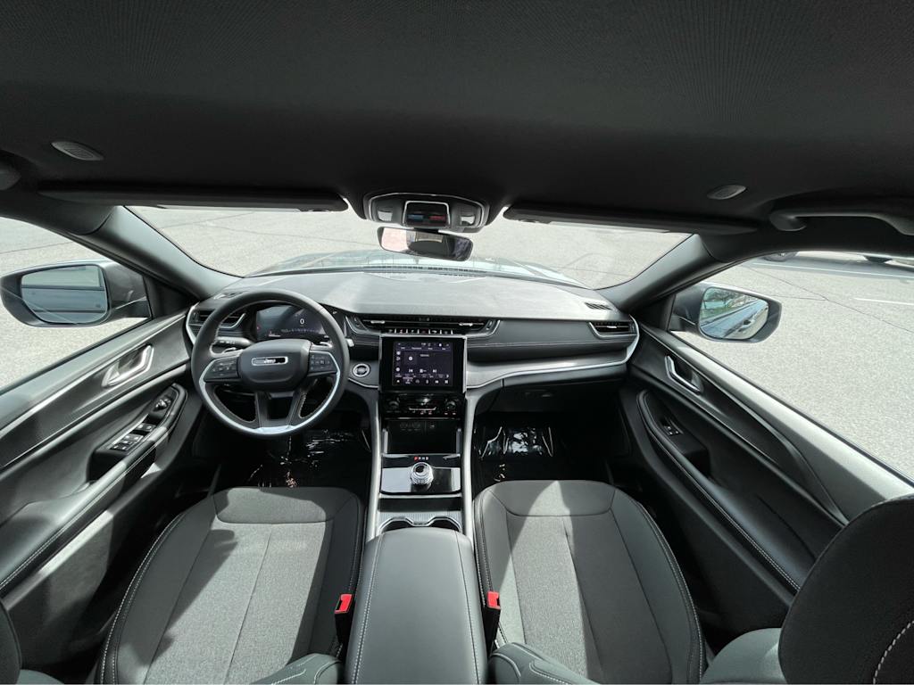 Thumbnail: 2026 Jeep Grand Cherokee - 20
