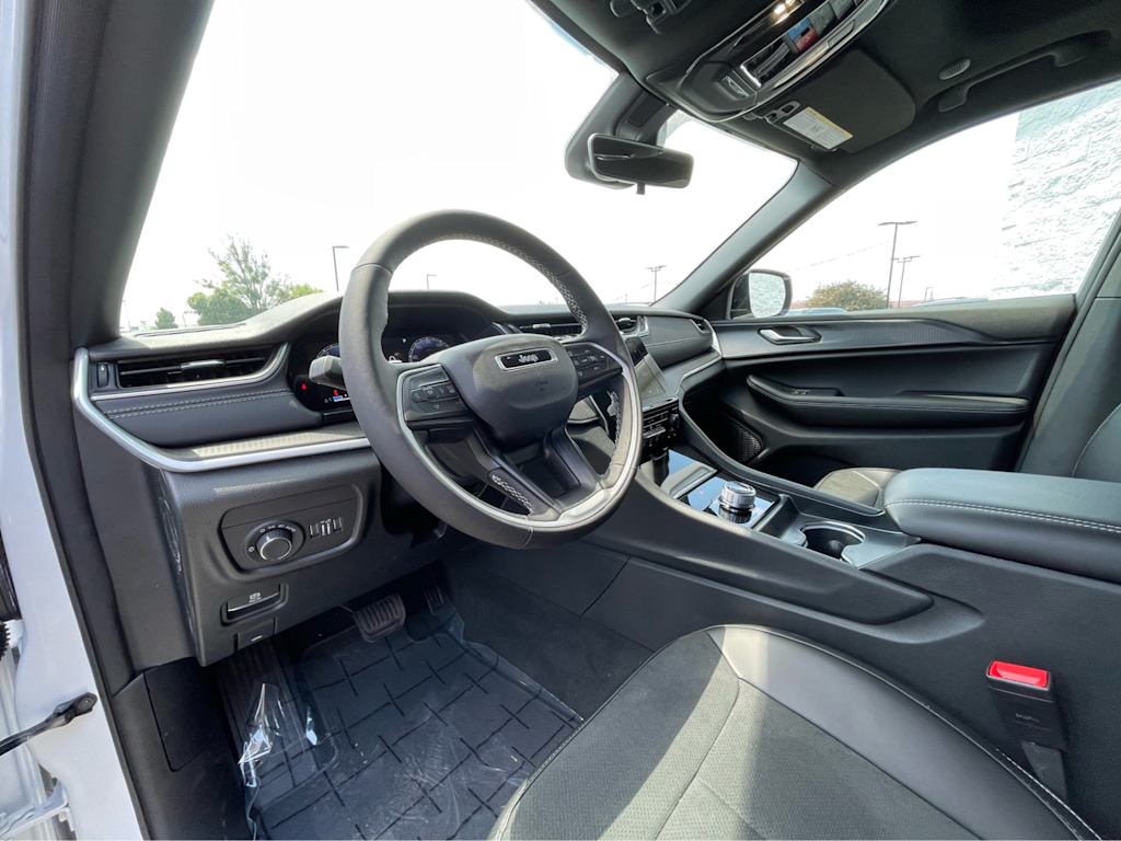 Thumbnail: 2025 Jeep Grand Cherokee - 2