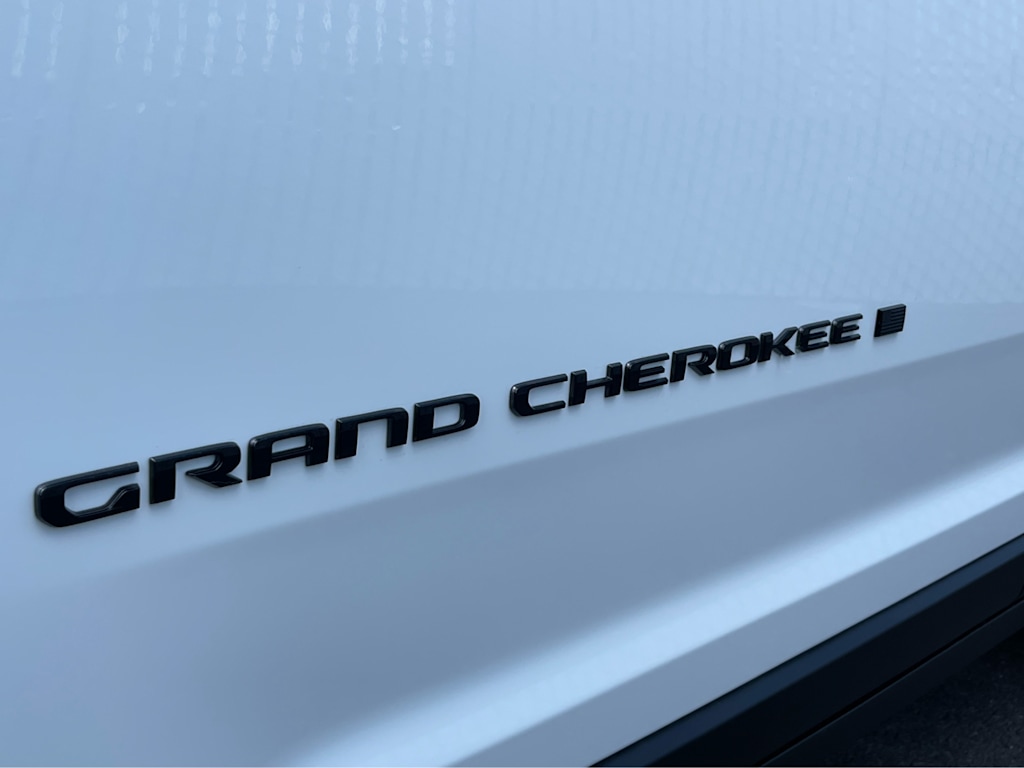 Thumbnail: 2025 Jeep Grand Cherokee - 19