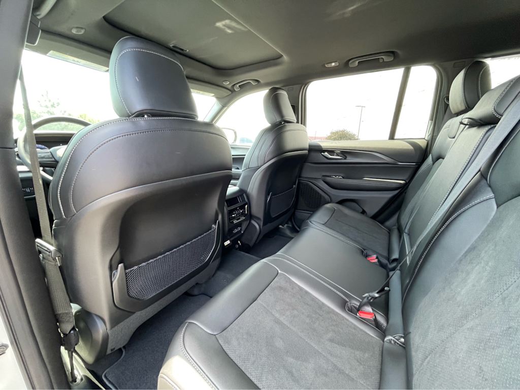 Thumbnail: 2025 Jeep Grand Cherokee - 11