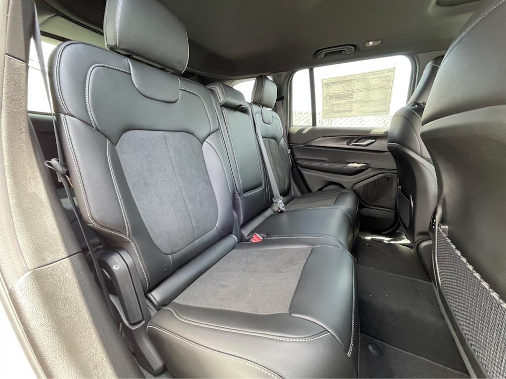 Thumbnail: 2025 Jeep Grand Cherokee - 29