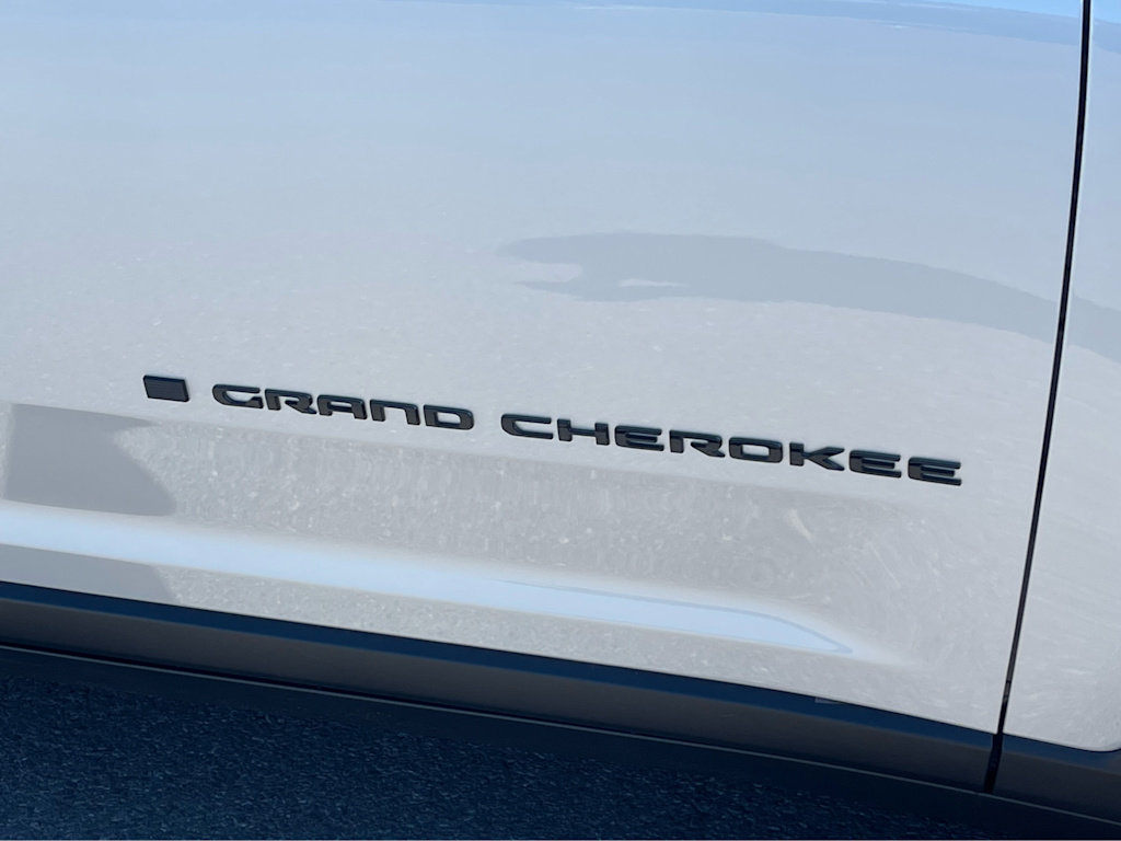 Thumbnail: 2026 Jeep Grand Cherokee - 18