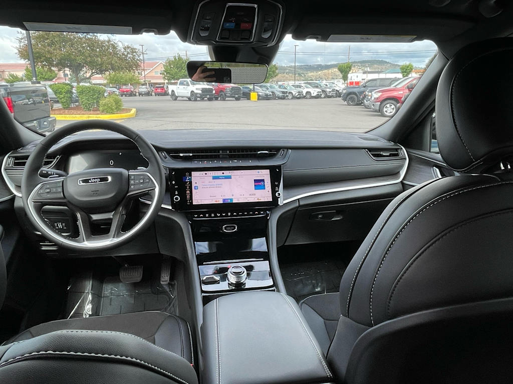 Thumbnail: 2026 Jeep Grand Cherokee - 7