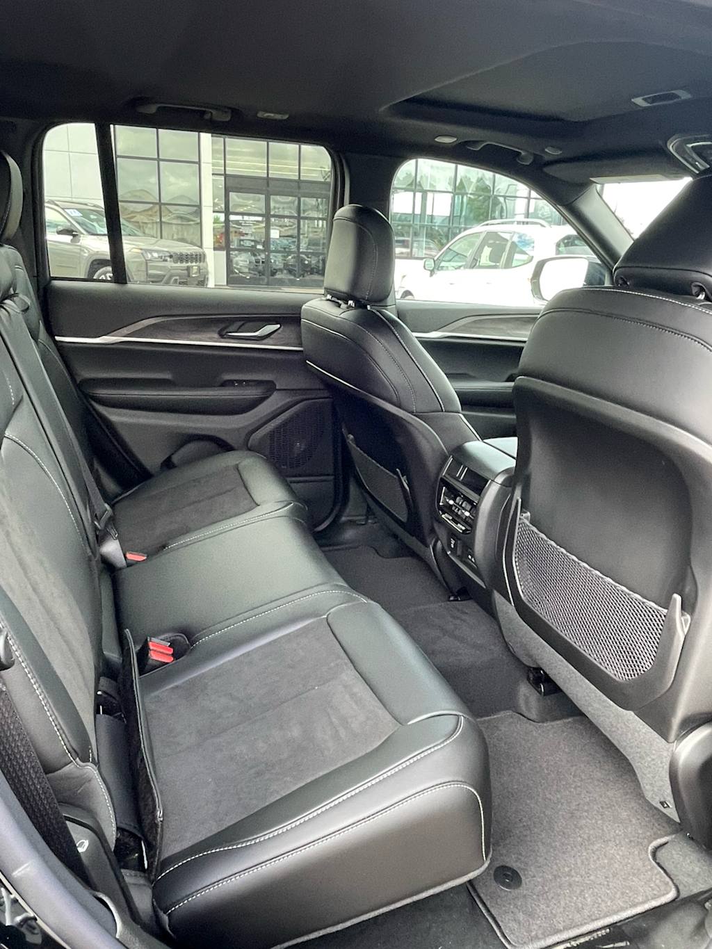 Thumbnail: 2026 Jeep Grand Cherokee - 9