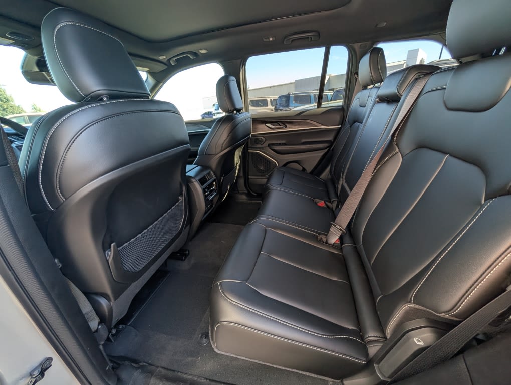 Thumbnail: 2026 Jeep Grand Cherokee - 26