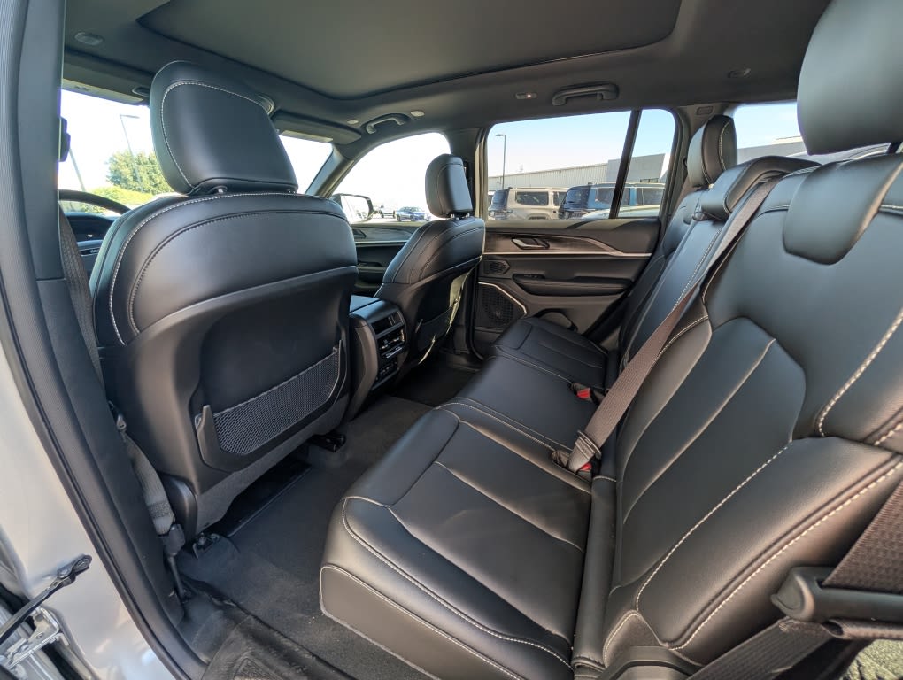 Thumbnail: 2026 Jeep Grand Cherokee - 28
