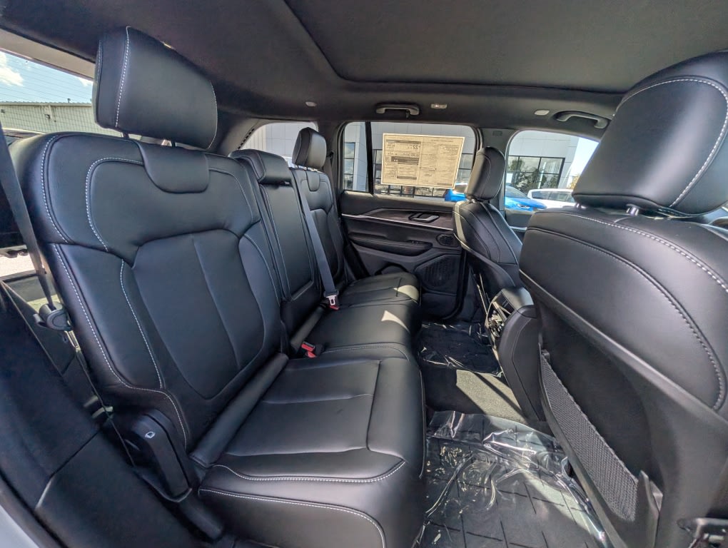 Thumbnail: 2026 Jeep Grand Cherokee - 27