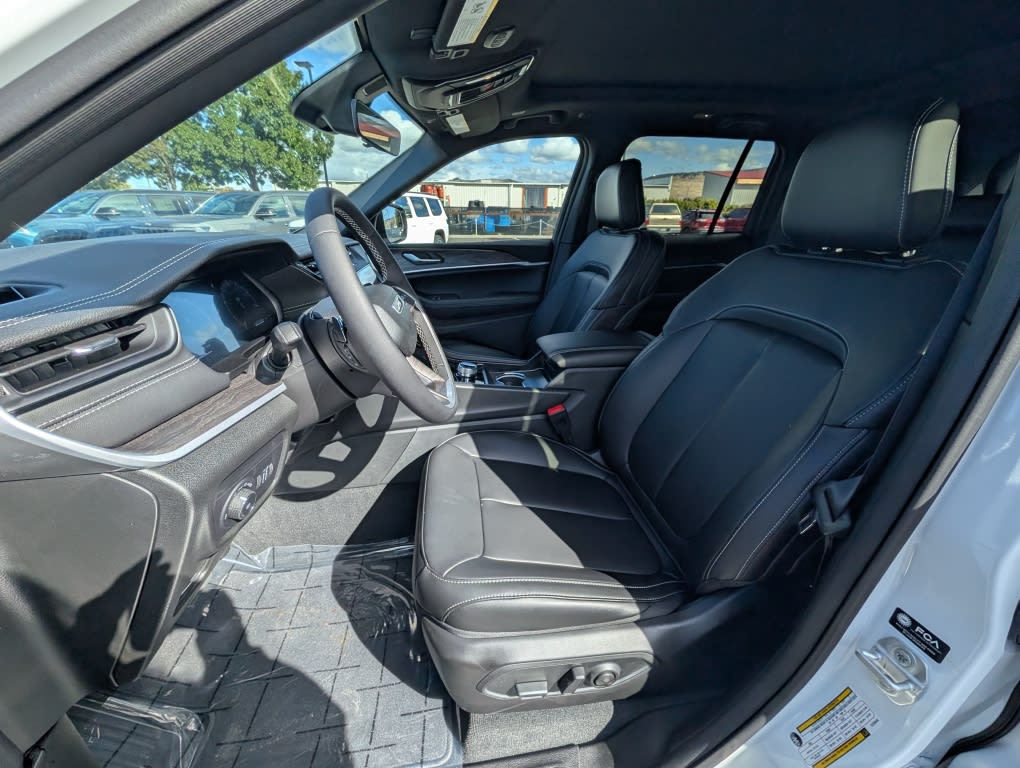 Thumbnail: 2026 Jeep Grand Cherokee - 29