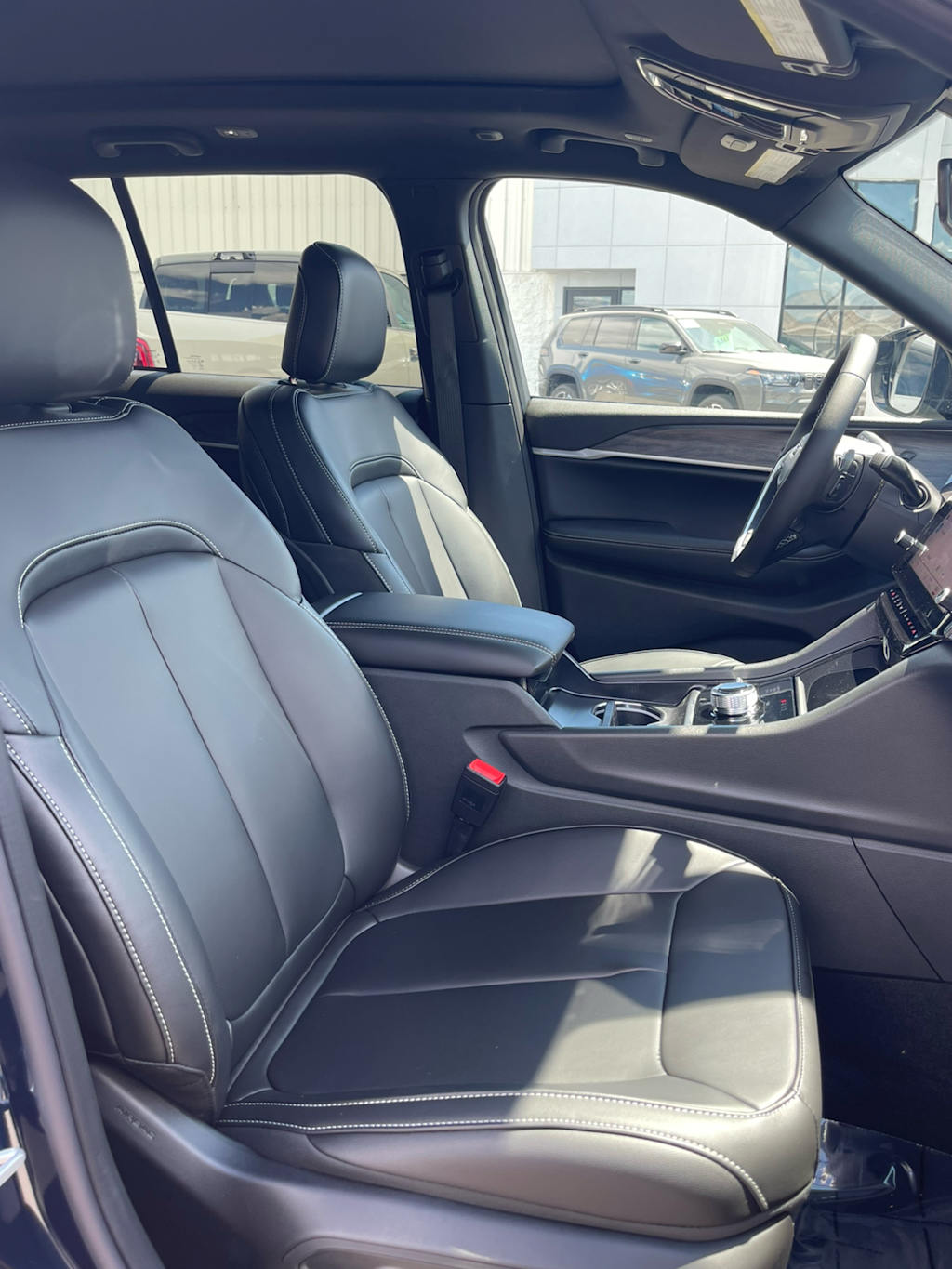 Thumbnail: 2026 Jeep Grand Cherokee - 9