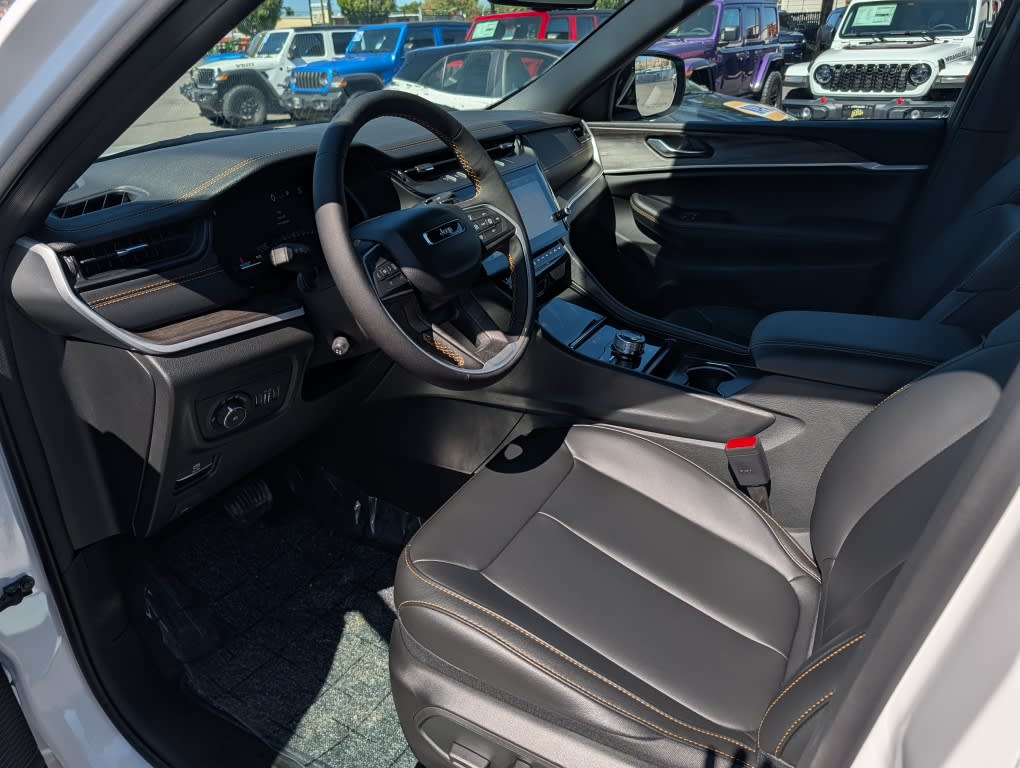Thumbnail: 2026 Jeep Grand Cherokee - 2