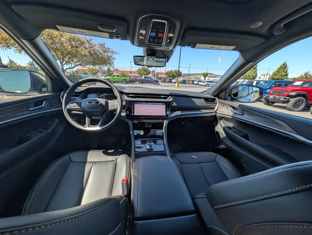 Thumbnail: 2026 Jeep Grand Cherokee - 8