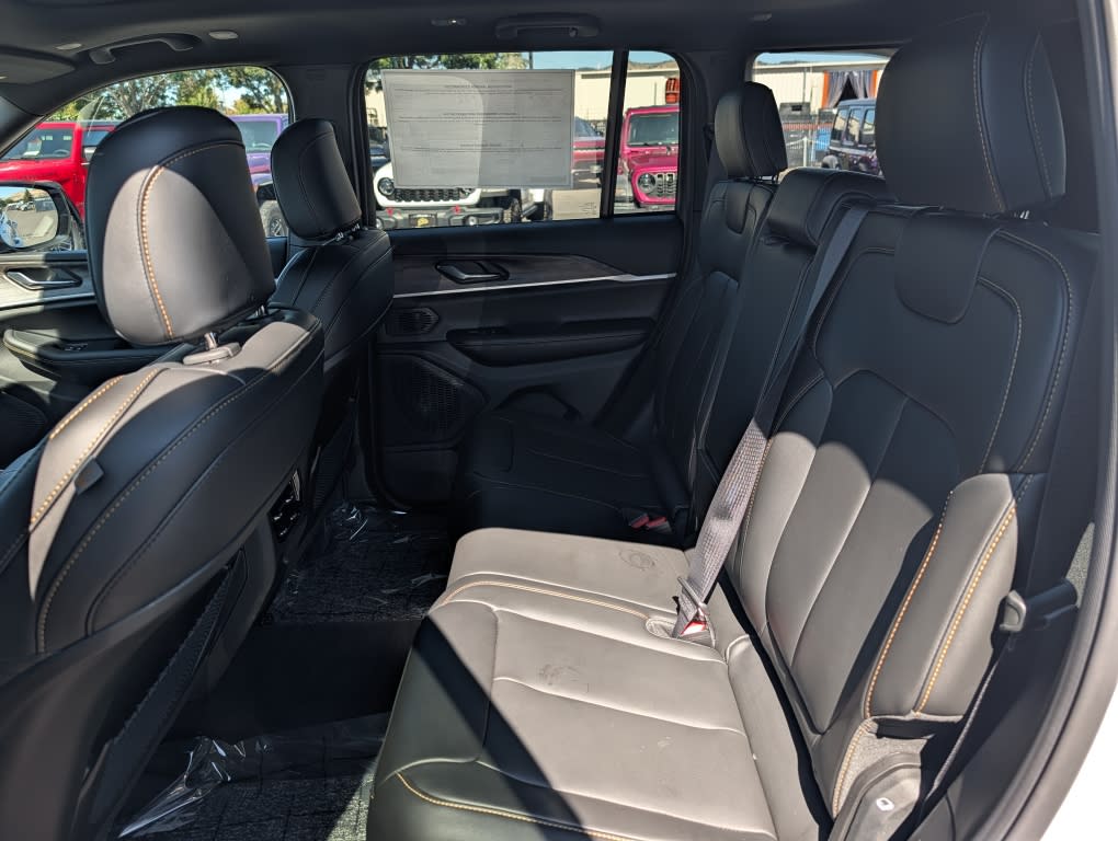 Thumbnail: 2026 Jeep Grand Cherokee - 29