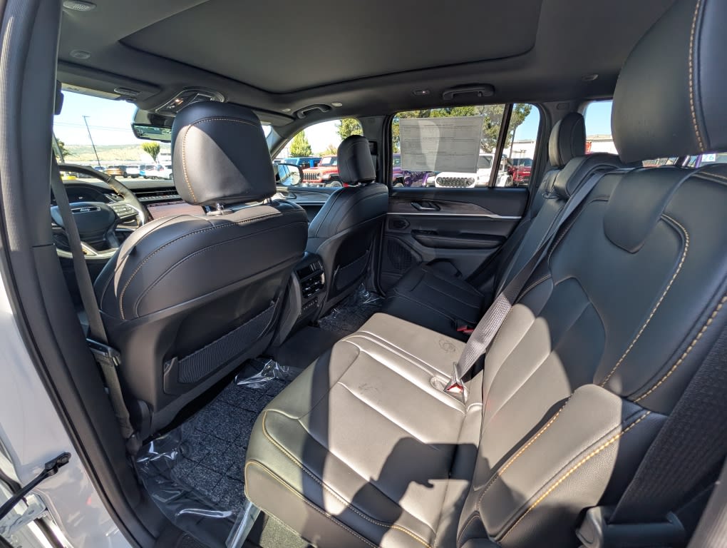 Thumbnail: 2026 Jeep Grand Cherokee - 30