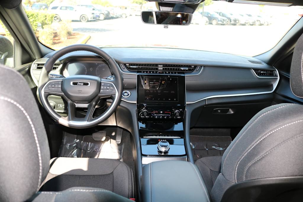 Thumbnail: 2026 Jeep Grand Cherokee L - 7