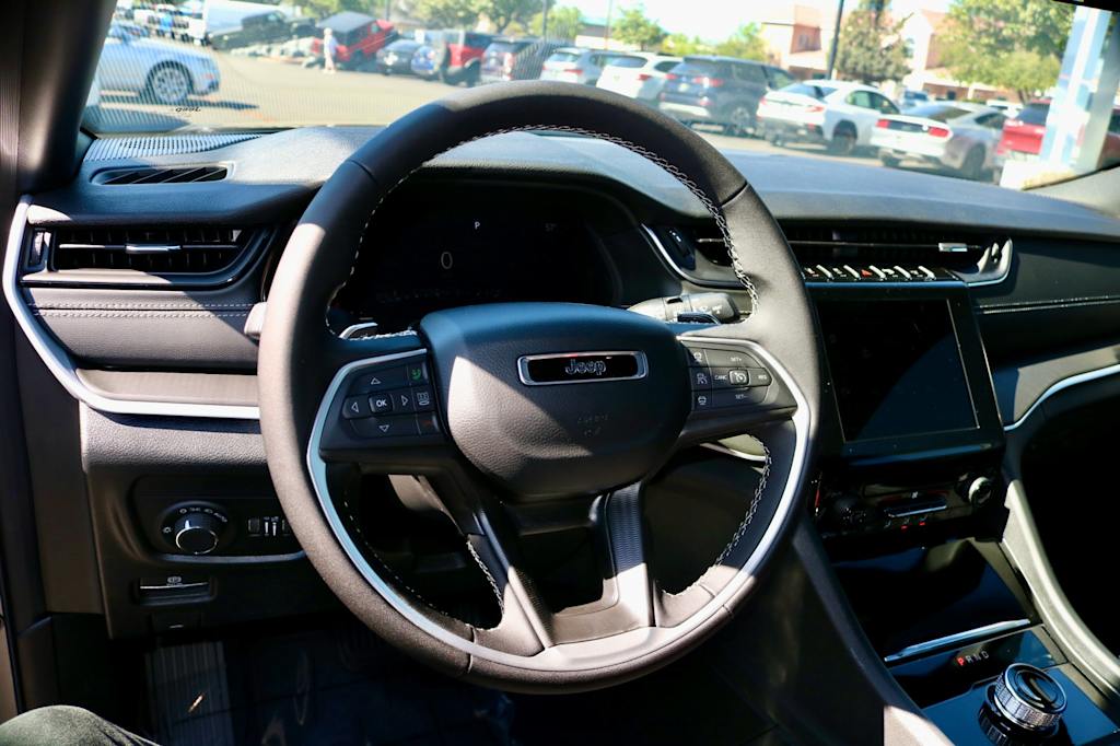 Thumbnail: 2026 Jeep Grand Cherokee L - 12