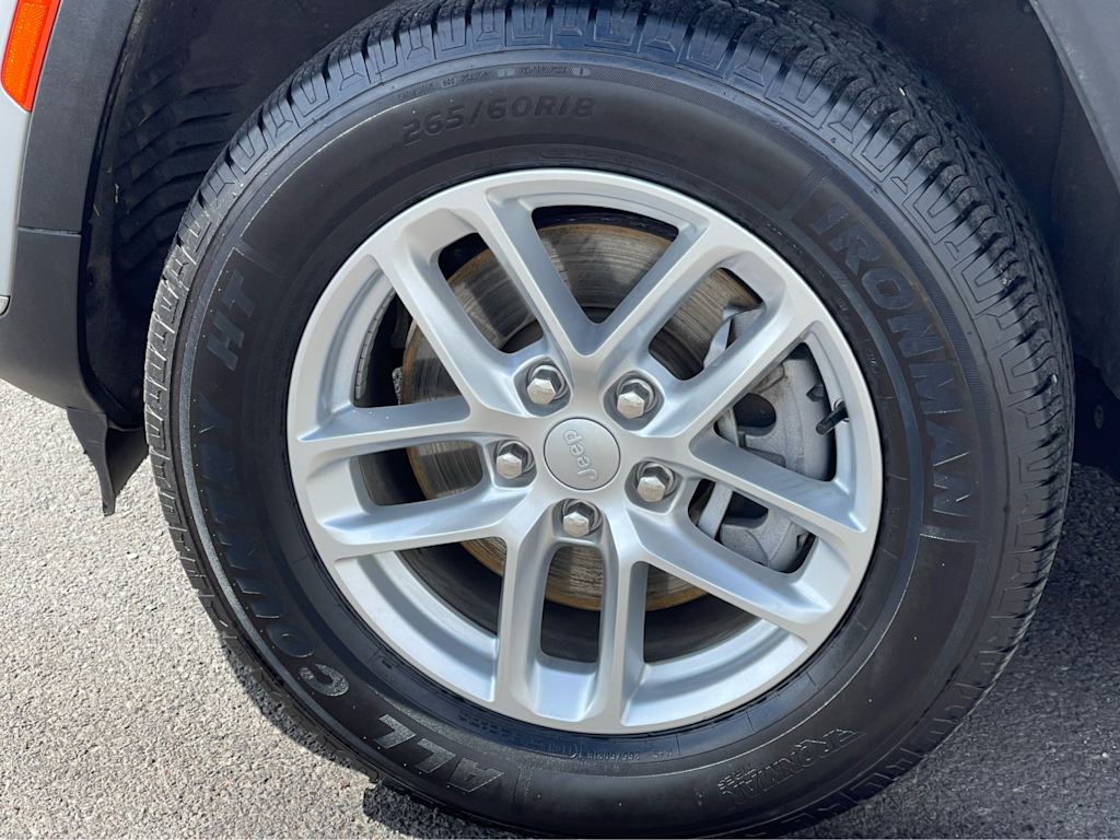 2022 Jeep Grand Cherokee L Laredo 8