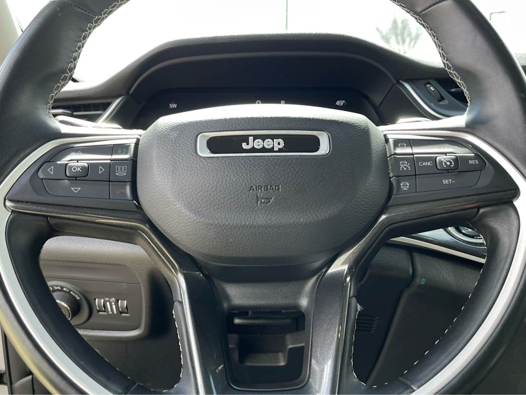2022 Jeep Grand Cherokee L Laredo 22