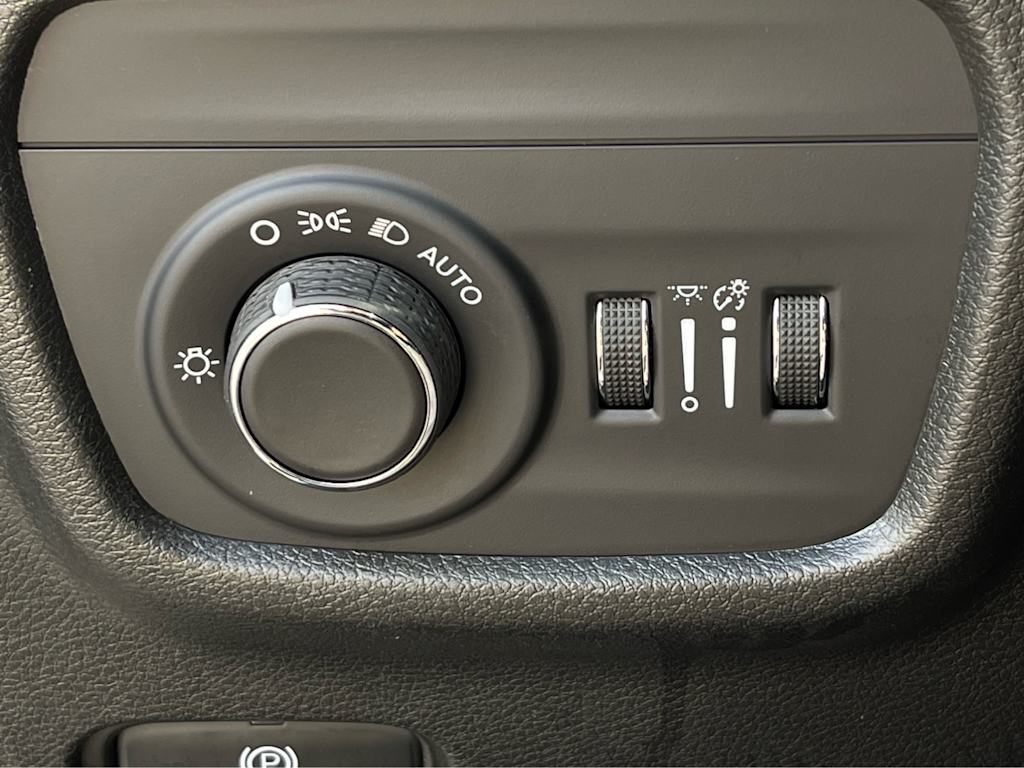 2022 Jeep Grand Cherokee L Laredo 25