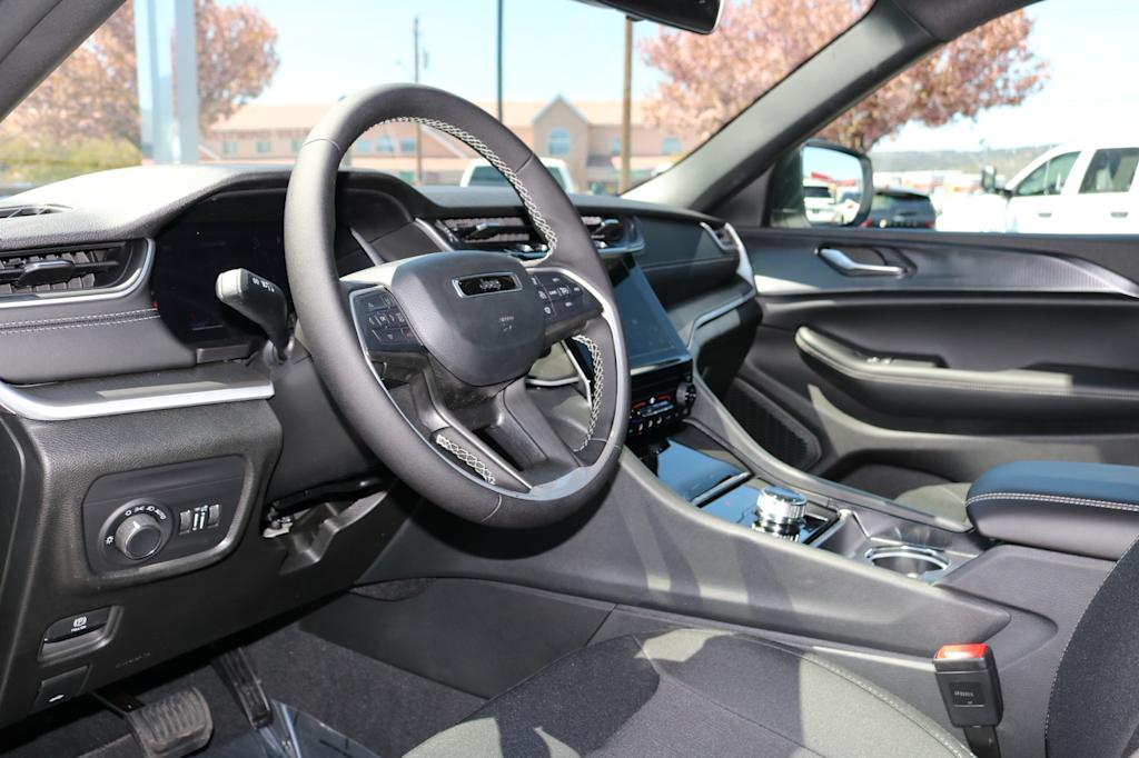 Thumbnail: 2026 Jeep Grand Cherokee L - 2