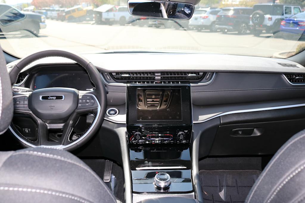 Thumbnail: 2026 Jeep Grand Cherokee L - 8
