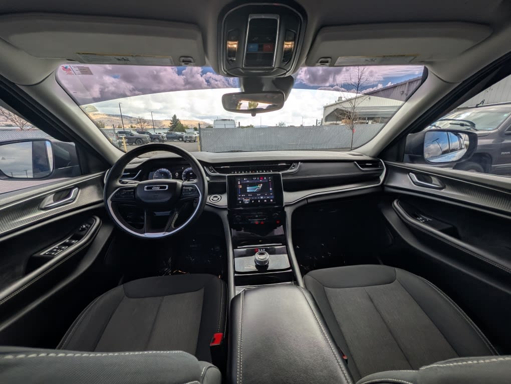 Thumbnail: 2023 Jeep Grand Cherokee L - 8