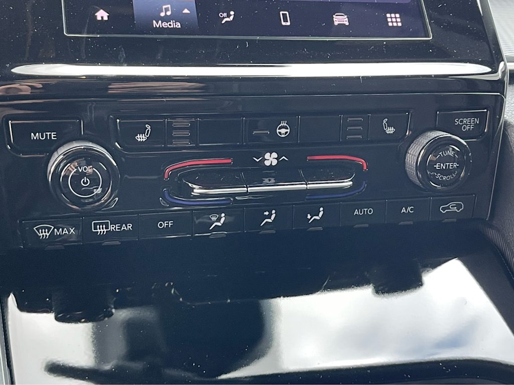 Thumbnail: 2025 Jeep Grand Cherokee L - 21