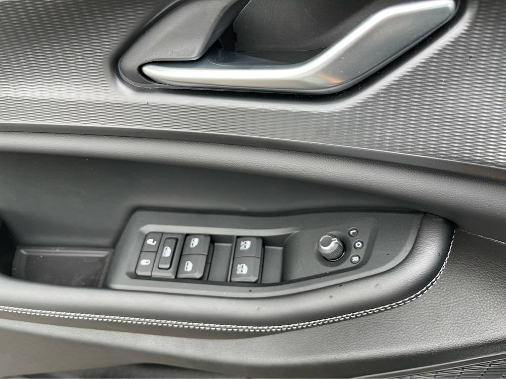 Thumbnail: 2025 Jeep Grand Cherokee L - 24