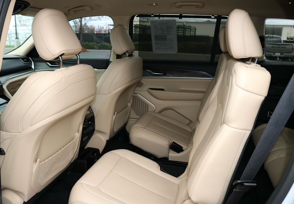 Thumbnail: 2021 Jeep Grand Cherokee L - 26